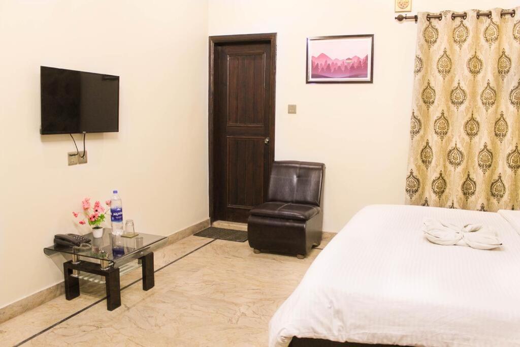 Luxury Living Rooms Near Agha Khan, Millennium, Nueplex Karaczi Pokój zdjęcie